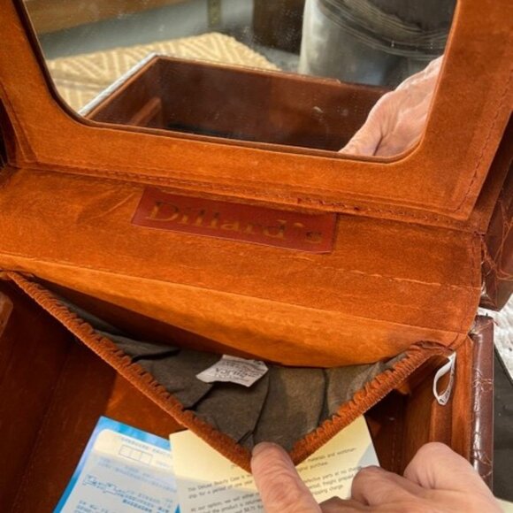 Nice! Bentony 1990's Alligator Embossed Travel Makeup Case with Lock  (NWOT) - Picture 13 of 16